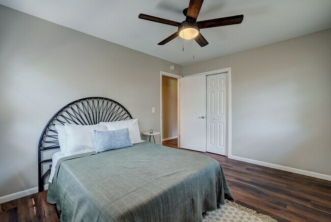 Building Photo - Turnkey Gem: Fully Furnished 5-Bedroom Home with Spacious Layout and Corner Lot!