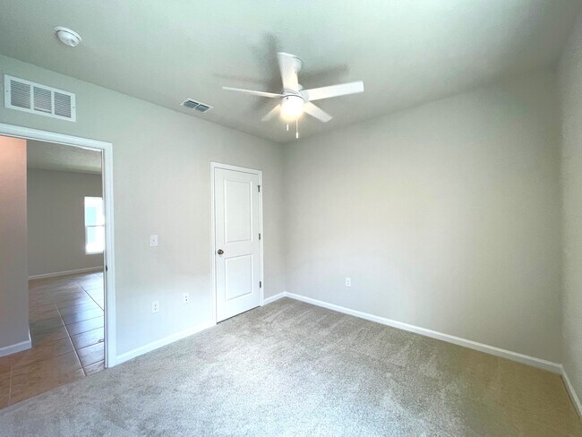 Building Photo - 5447 Maddie Dr