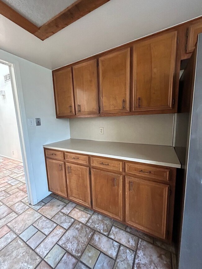 Building Photo - Two Story Townhouse in Esmond Estates