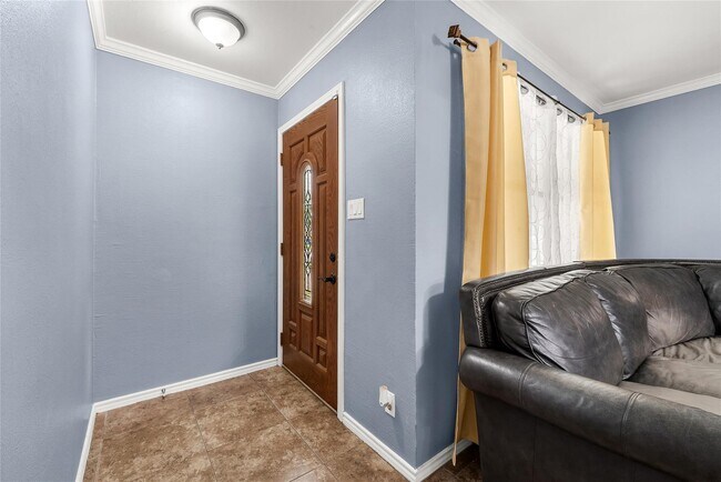 Building Photo - 135 Navajo Cir
