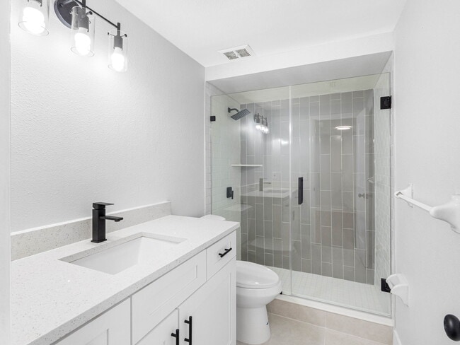 Building Photo - 15307 Summerwind Dr