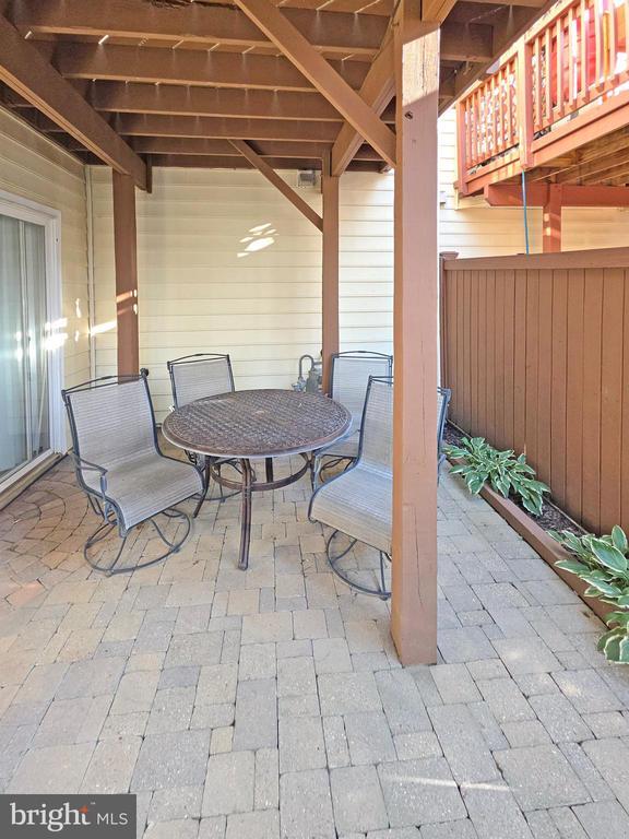 Building Photo - 9902 Woodview Dr