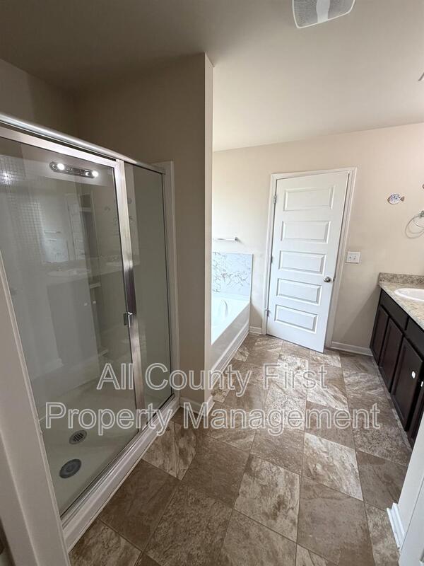 Building Photo - 3263 Highgrove Ln