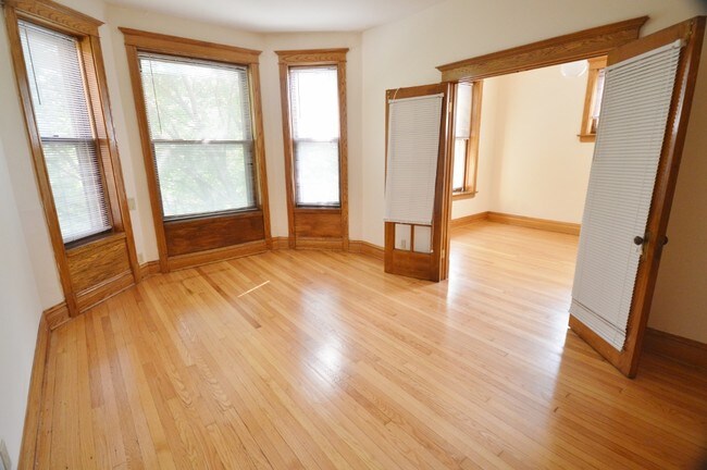 Floorplan - 854 W. Waveland