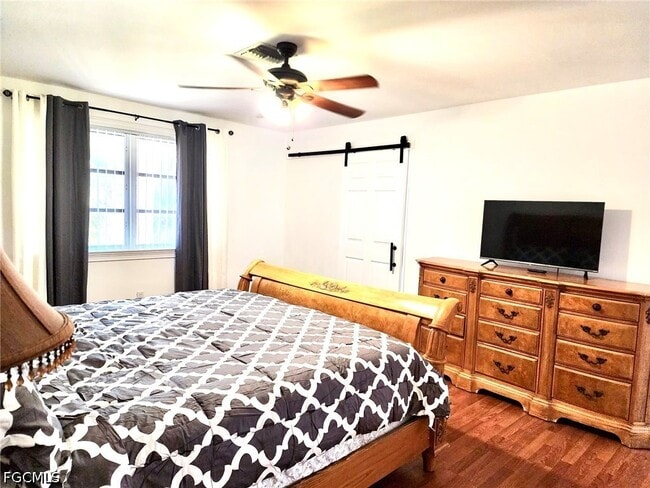 Building Photo - 740 19th St SW