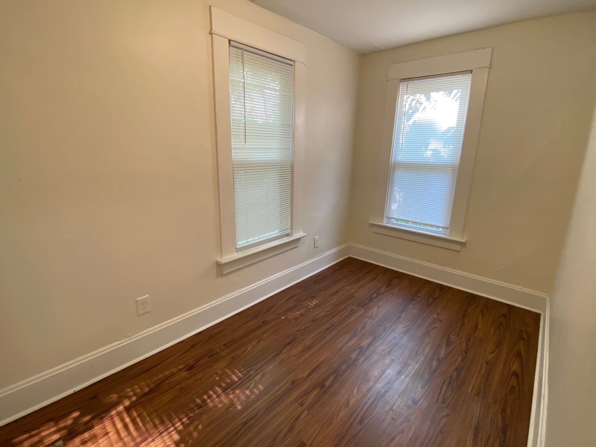 Building Photo - 82 Dana Ave