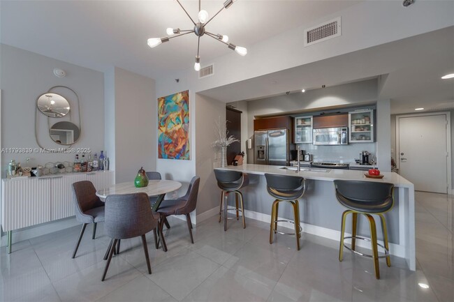 Building Photo - 951 Brickell Ave