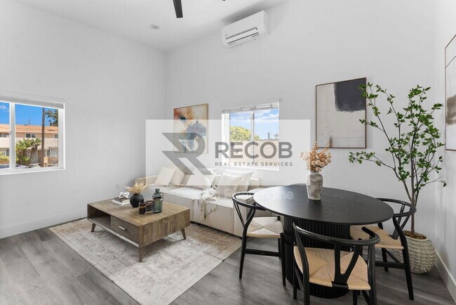 Building Photo - 2722 Nye St