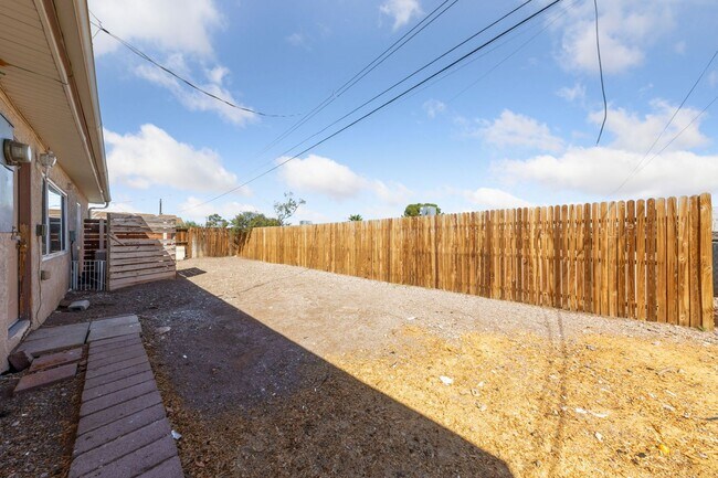 Building Photo - Rare 4-Bedroom Single-Story Home in Henderson