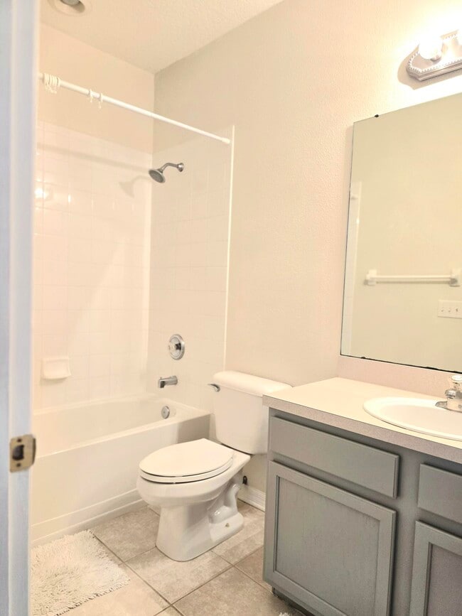Building Photo - 1112 Andrew Aviles Cir