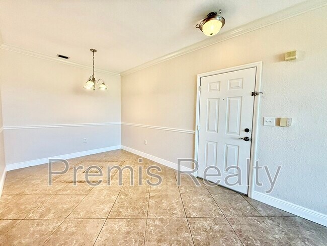 Building Photo - 2738 Via Tivoli