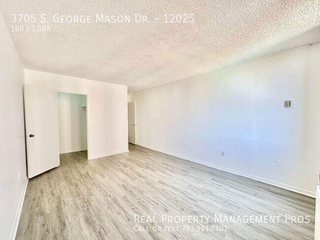 Building Photo - 3705 S George Mason Dr
