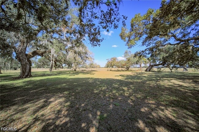 Building Photo - 1250 Riverbend Dr