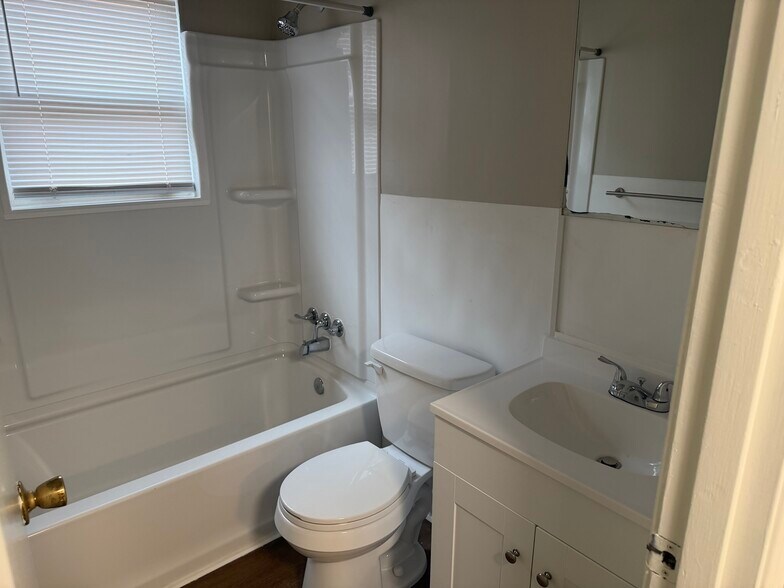 Building Photo - 1515 Steadmantown Ln