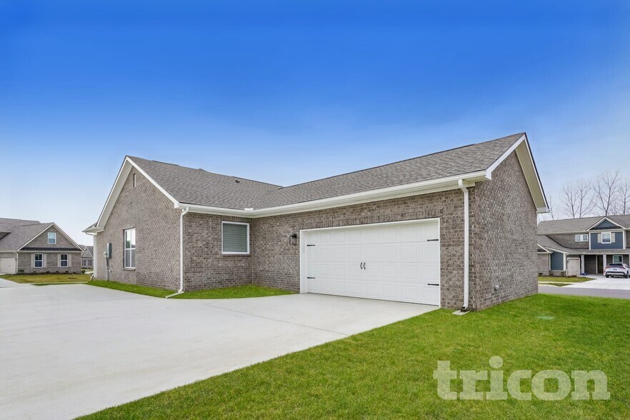 Building Photo - 351 Park Glen Dr