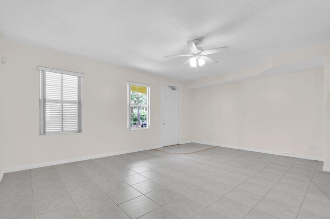 Building Photo - 3183 E Community Dr