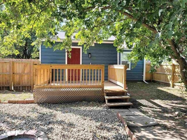 Building Photo - Charming 2-Bedroom Home with Private Driveway & Large Fenced Backyard