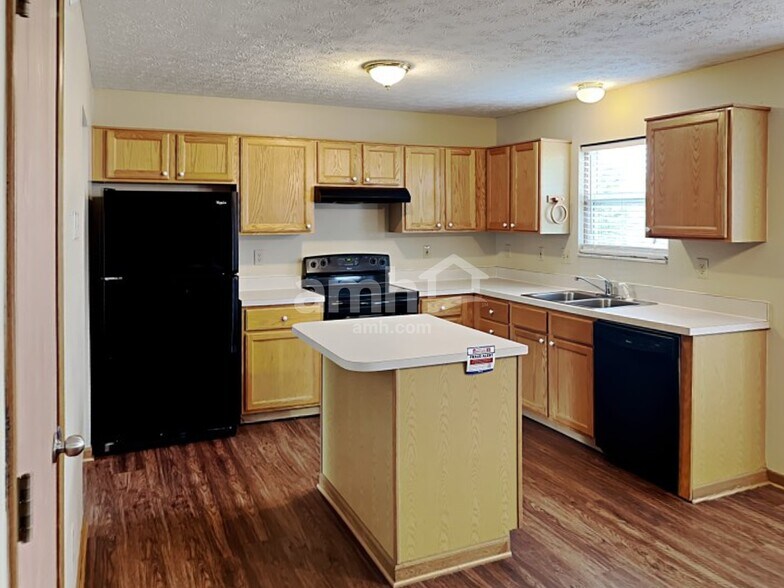 Building Photo - 1449 Tall Pine Ct