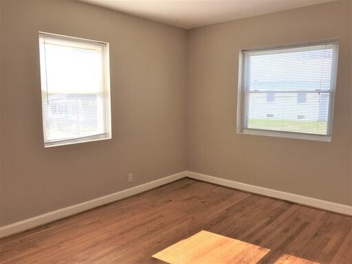 Building Photo - 523 Martin St