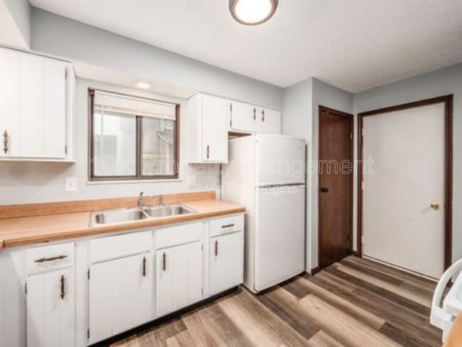 Building Photo - 8237 Goldsmith Dr