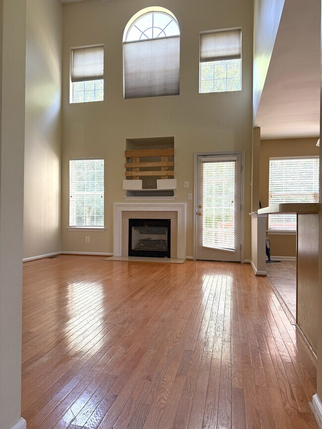 Building Photo - 379 Wheatfield Cir