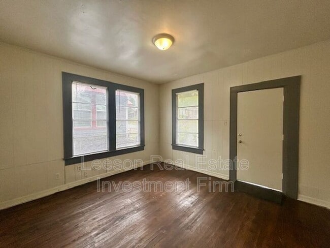Building Photo - 3022 Lillian St
