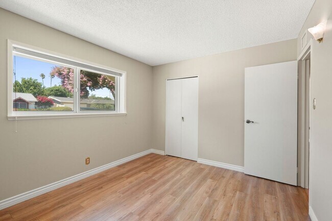 Building Photo - 3534 Hearst Dr