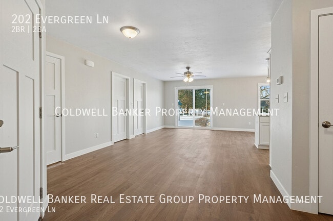Building Photo - 202 Evergreen Ln