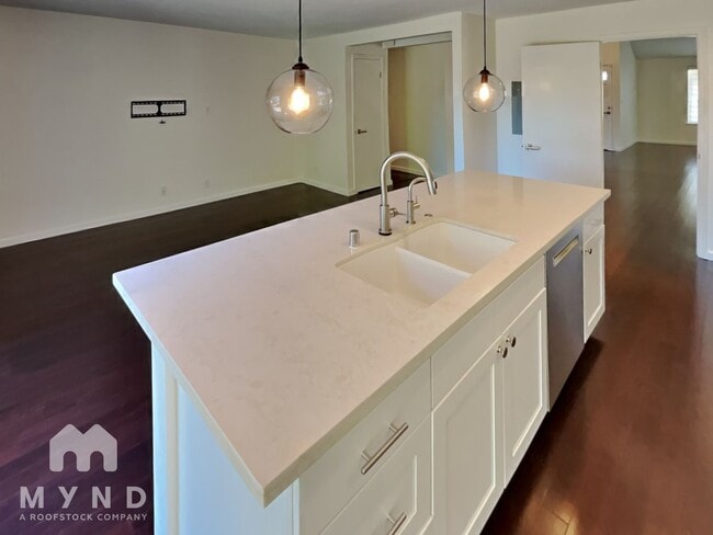 Building Photo - 990 Tera Ct