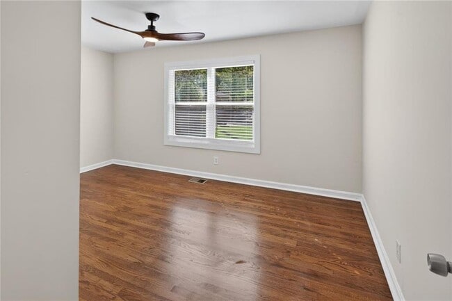 Building Photo - 475 Center Hill Ave NW