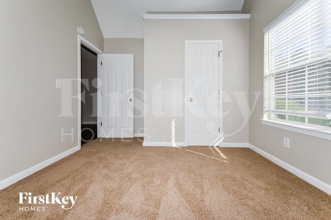 Building Photo - 165 Cinnamon Oak Cir