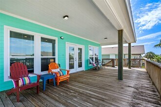 Building Photo - 3923 Reeves Dr