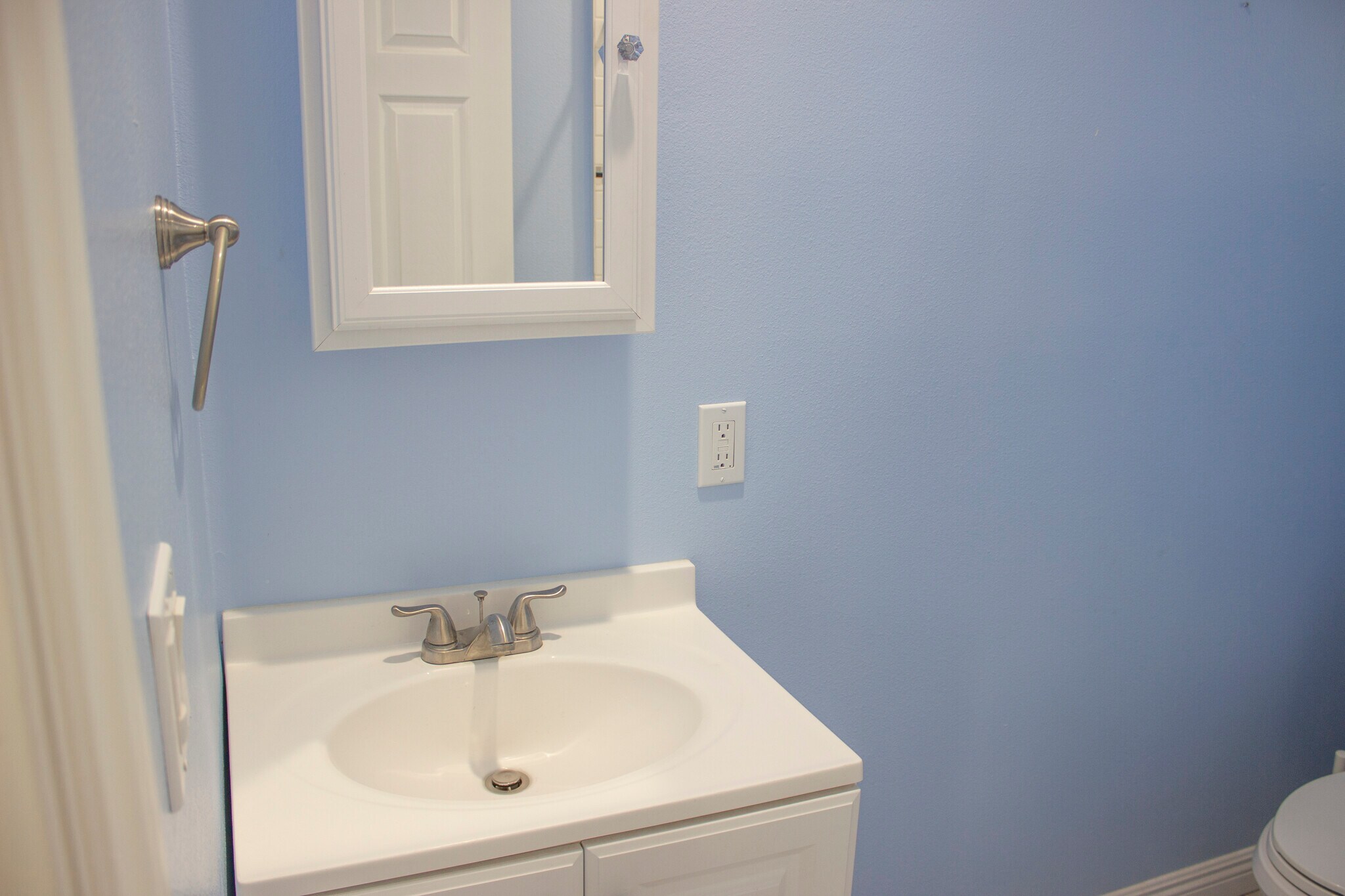 Building Photo - 659 Salem St