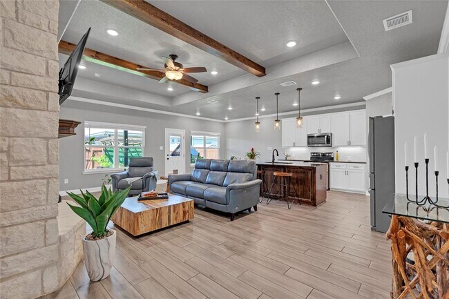Building Photo - 8508 Glade Dr