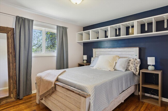 Building Photo - Move-In Ready Ranch with Modern Upgrades a...