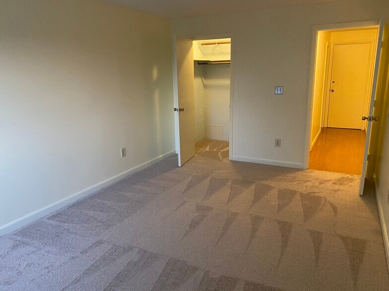 Building Photo - 134 Mammoth Rd