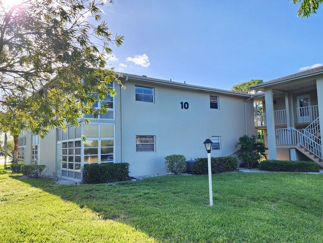 Building Photo - Magnificent 1 bedroom, 1.5 bathroom condo ...