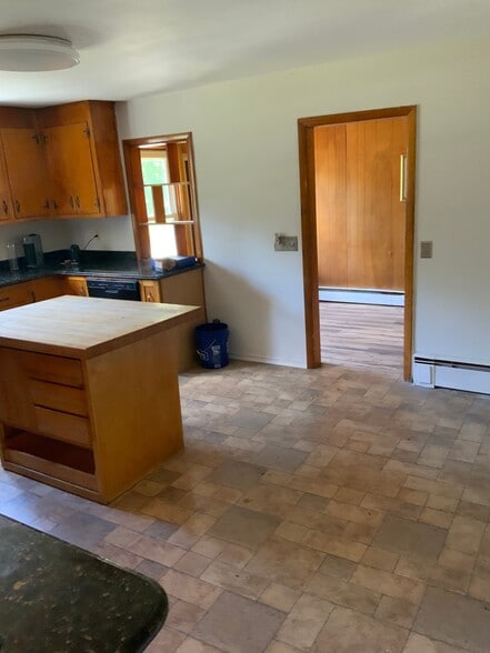 Building Photo - 106 Tripp Hollow Rd