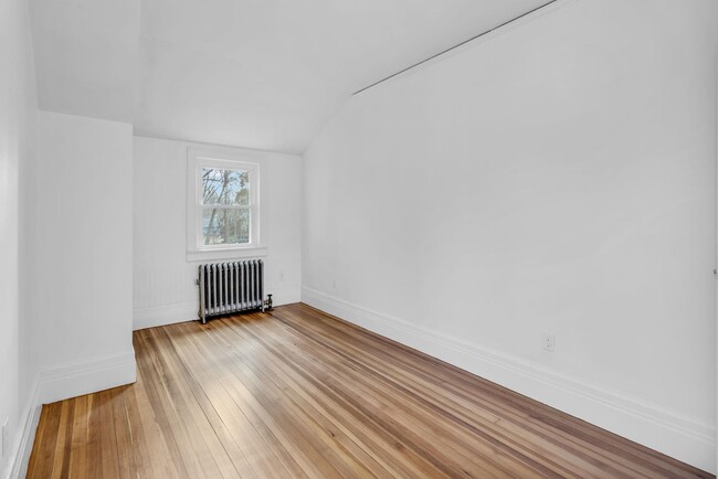 Building Photo - 475 Dobbs Ferry Rd