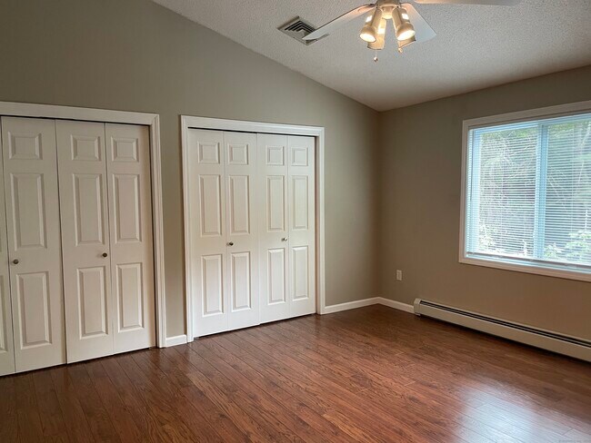 Building Photo - 110 Songbird Ln
