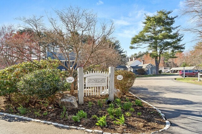 Building Photo - 4 Jericho Rd