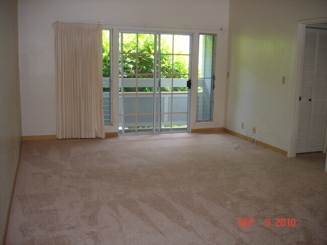 Building Photo - $3,000 / 2-BR / 2-BATH Townhouse with 1 pa...