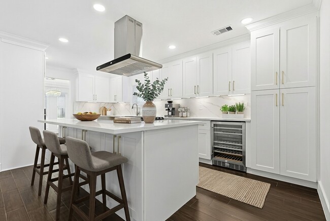 Building Photo - 2410 Del Norte St