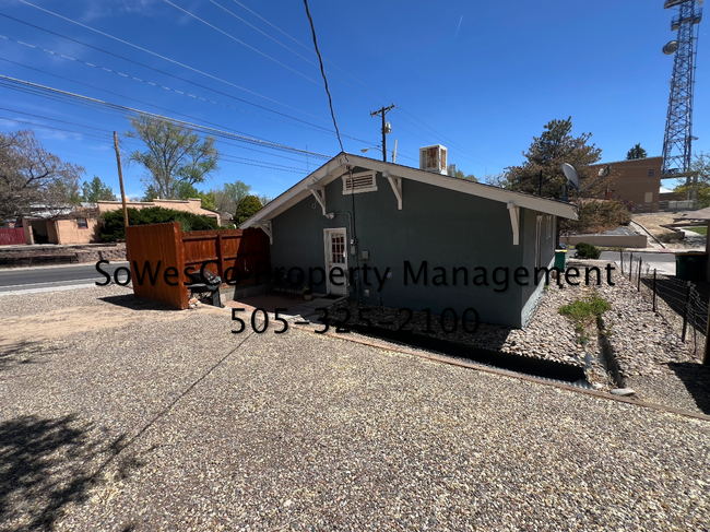Building Photo - Single Family Two Bedroom Home