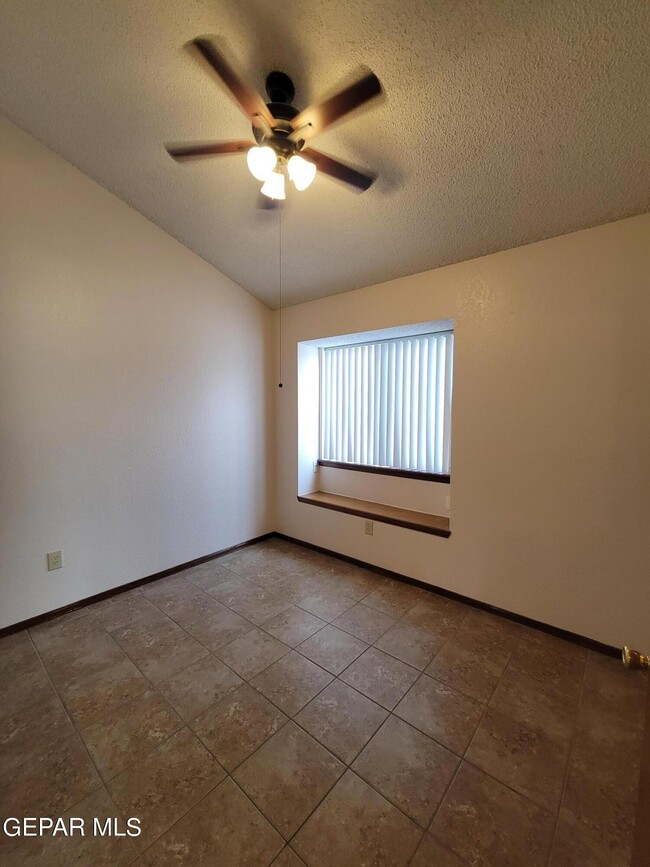 Building Photo - 11340 Lake Nasser Dr