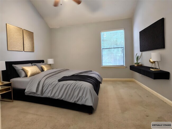 Building Photo - 11710 Southlake Dr