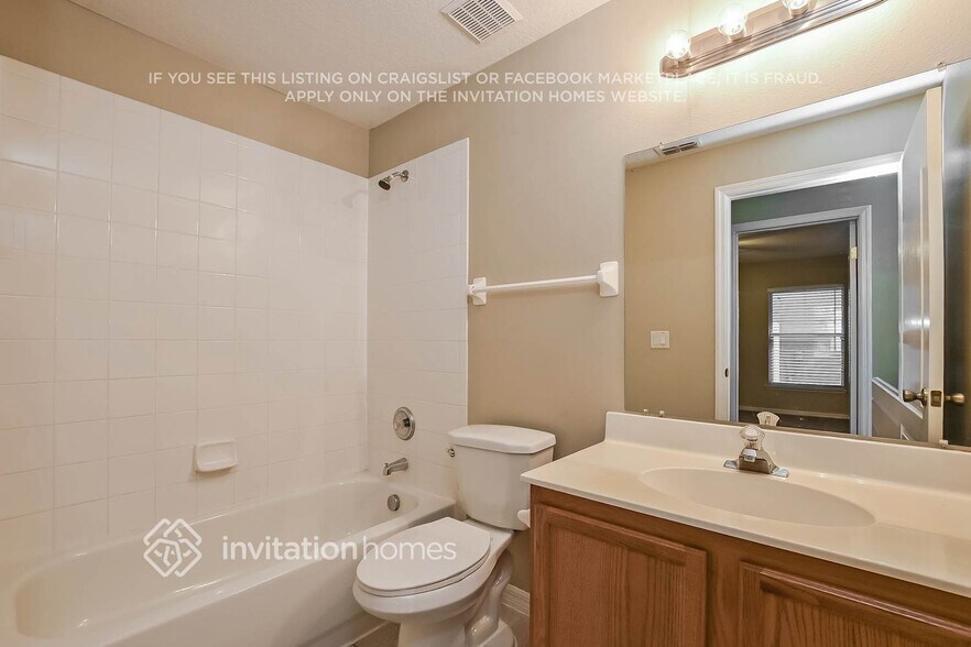 Building Photo - 2055 Golden Ivy Way