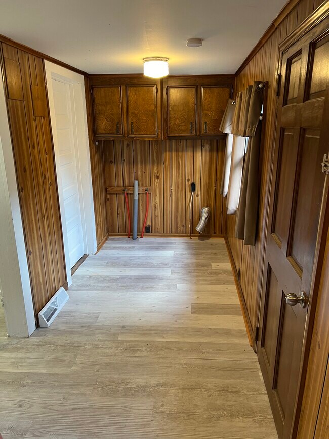 Building Photo - 60 Pulliam St