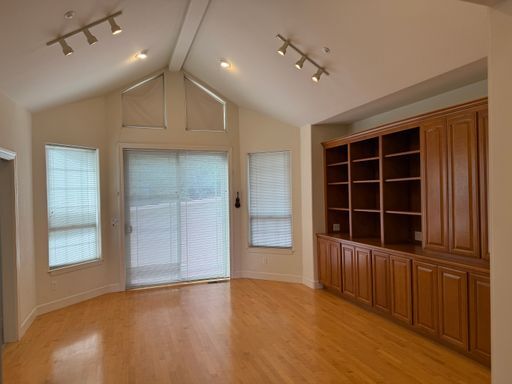 Building Photo - Morgan Hill Foothills Home