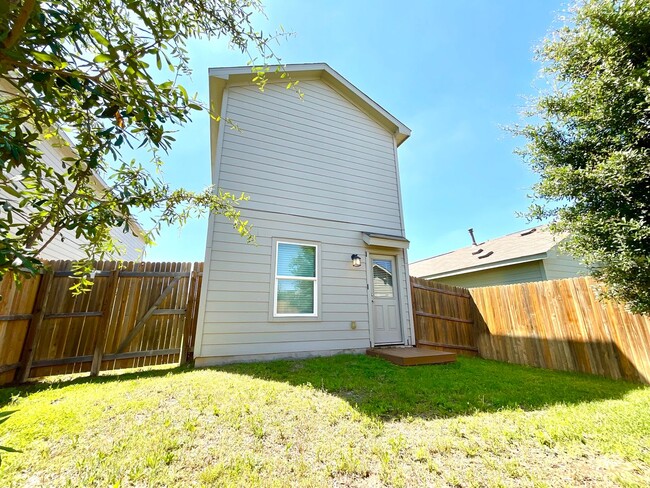 Building Photo - *MOVE IN SPECIAL* Modern Two-Story Home with Garage & Fenced Yard!